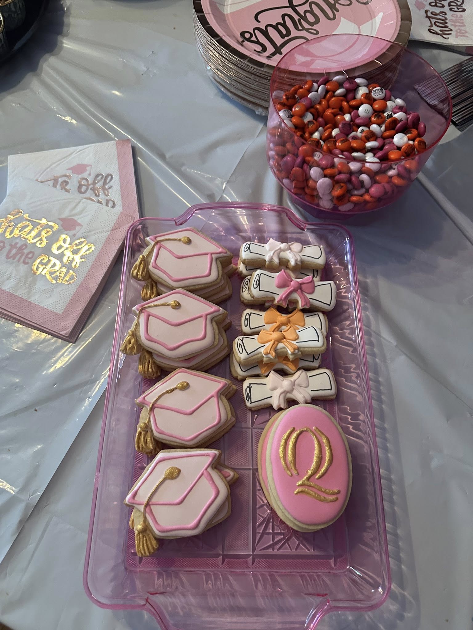 46 Graduation Party Themes That Make the Big Day Unforgettable - Mums ...